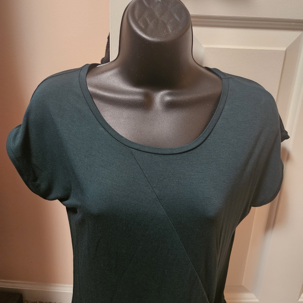 Chic Dark Green Women's Short Sleeve Top - Picture 2 of 10